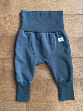 3/$10 GAGOU TAGOU Baby girl pants 6-12m